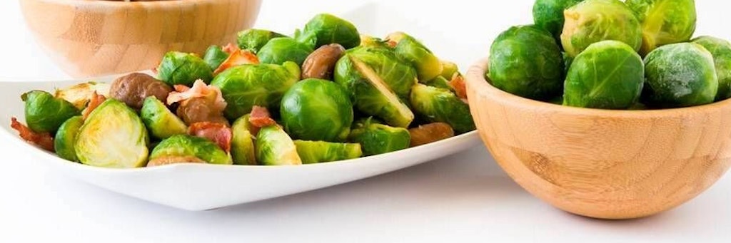 100 Gramm Rosenkohl reichen bereits aus, um den von der Verbraucherzentrale empfohlenen Tagesbedarf an Vitamin C zu decken.