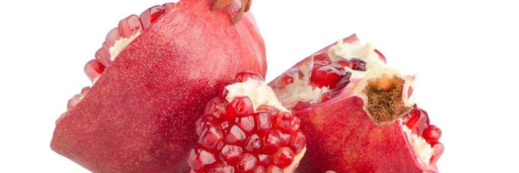 Die leckeren und gesunden Kerne des Granatapfels verfeinern Müsli, Desserts und deftige Speisen gleichermaßen.