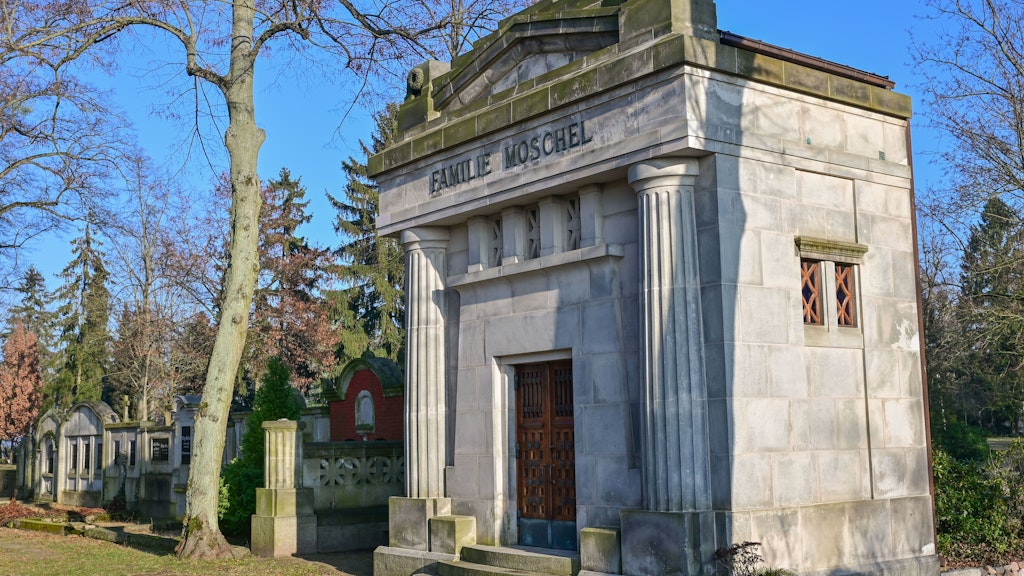 Das Mausoleum des Emaillierwerk-Besitzers Wilhelm Moschel wurde schon nach dem Zweiten Weltkrieg von Sowjetsoldaten geplündert.