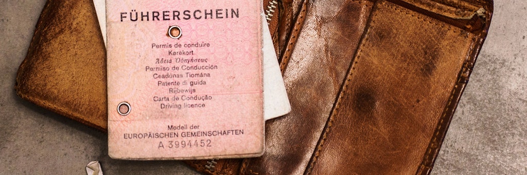 Autofahrer der Jahrgänge 1953 bis 1958, die noch die grauen oder rosafarbenen „Lappen“ oder DDR-Führerscheine haben, müssen jetzt umtauschen.