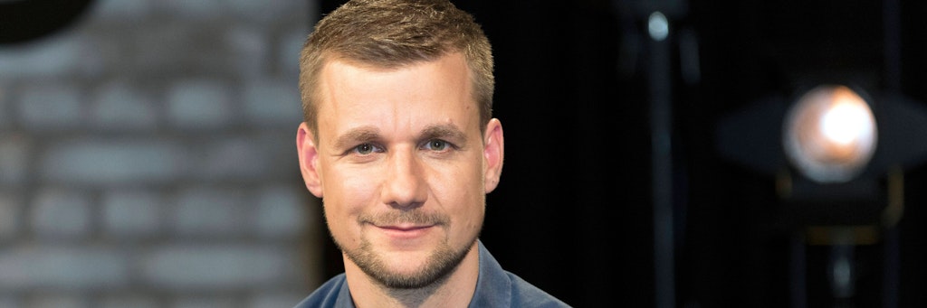 Tobi Schlegl hat ein Buch über seinen Rettungseinsatz auf dem Mittelmeer geschrieben.