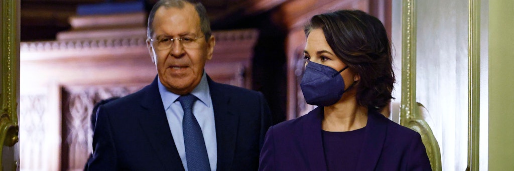 Der russische Außenminister Sergej Lawrow (l.) mit seiner deutschen Amtskollegin Annalena Baerbock (Bündnis 90/Die Grünen) 