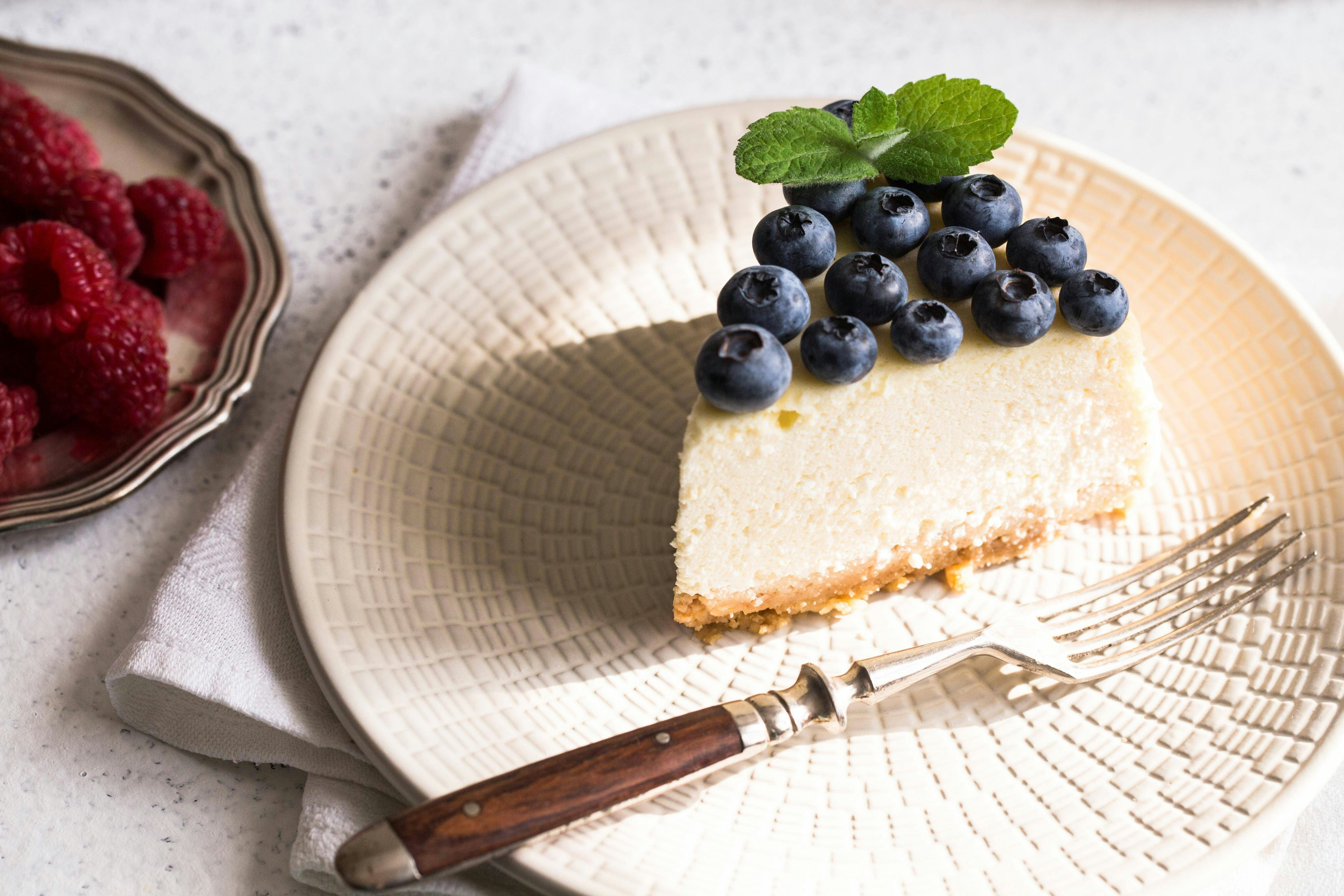 Blitzschneller Käsekuchen mit Keksboden, gelingt ganz leicht und ...