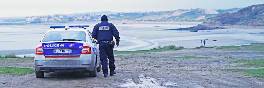 In Frankreich sind fünf Jugendliche mit dem Auto in einen See gefahren. Es gelang nur einem, sich aus dem Fahrzeug zu befreien. (Symbolbild)