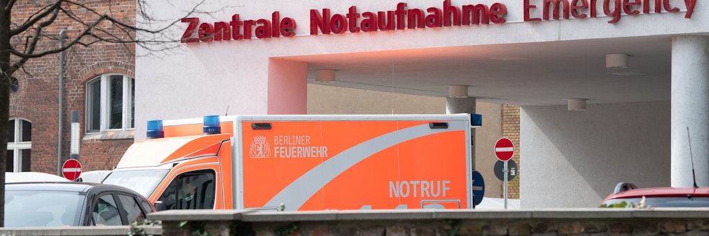 Das Corona-Einfalltor: Immer häufiger werden Menschen ins Krankenhaus wegen Unfällen oder akuter Erkrankung eingeliefert, die gleichzeitig infiziert sind. 