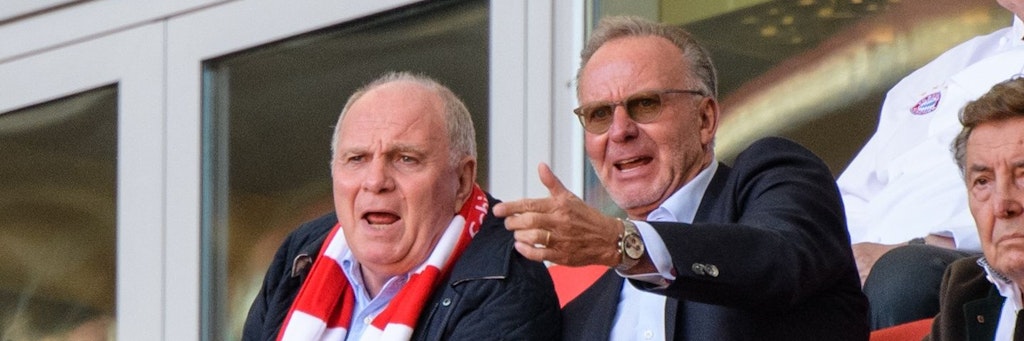 Bayerns damalige Bosse Uli Hoeneß (l.) und Karl-Heinz Rummenigge schimpften vor einem Jahr über den BER.
