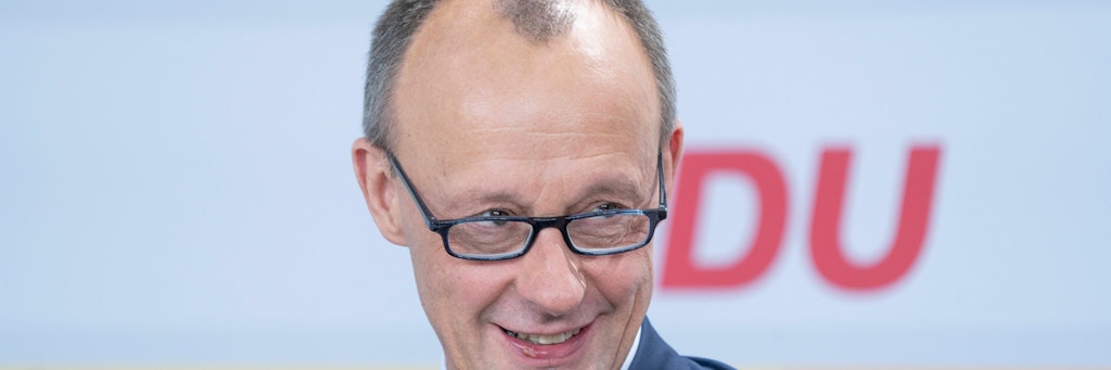 Kann sogar lächeln ... Friedrich Merz (66), neuer CDU-Chef