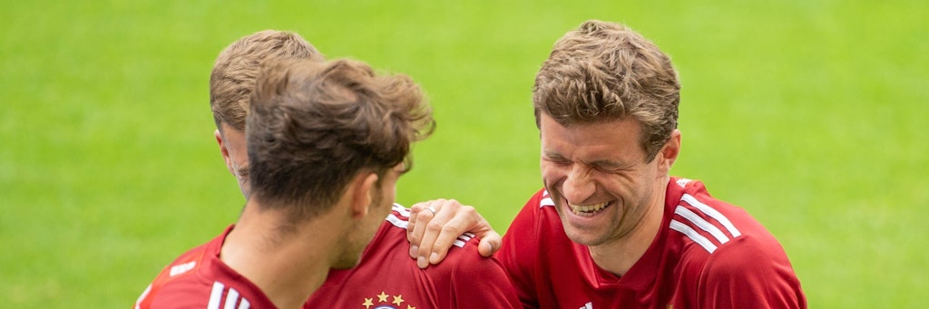 Bayerns Thomas Müller (r.) hatte nach dem 4:1-Sieg gegen Hertha BSC gute Laune (Archivfoto).