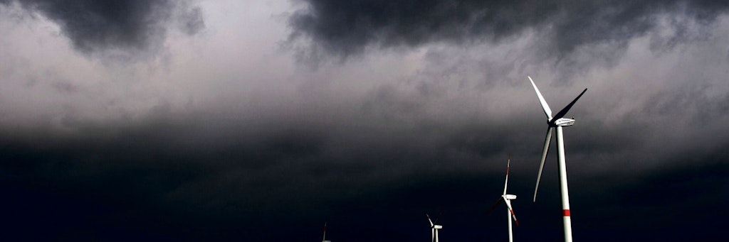 Sturmwolken ziehen auf: Ein drastischer Wetterwechsel erfasst Berlin und Brandenburg.