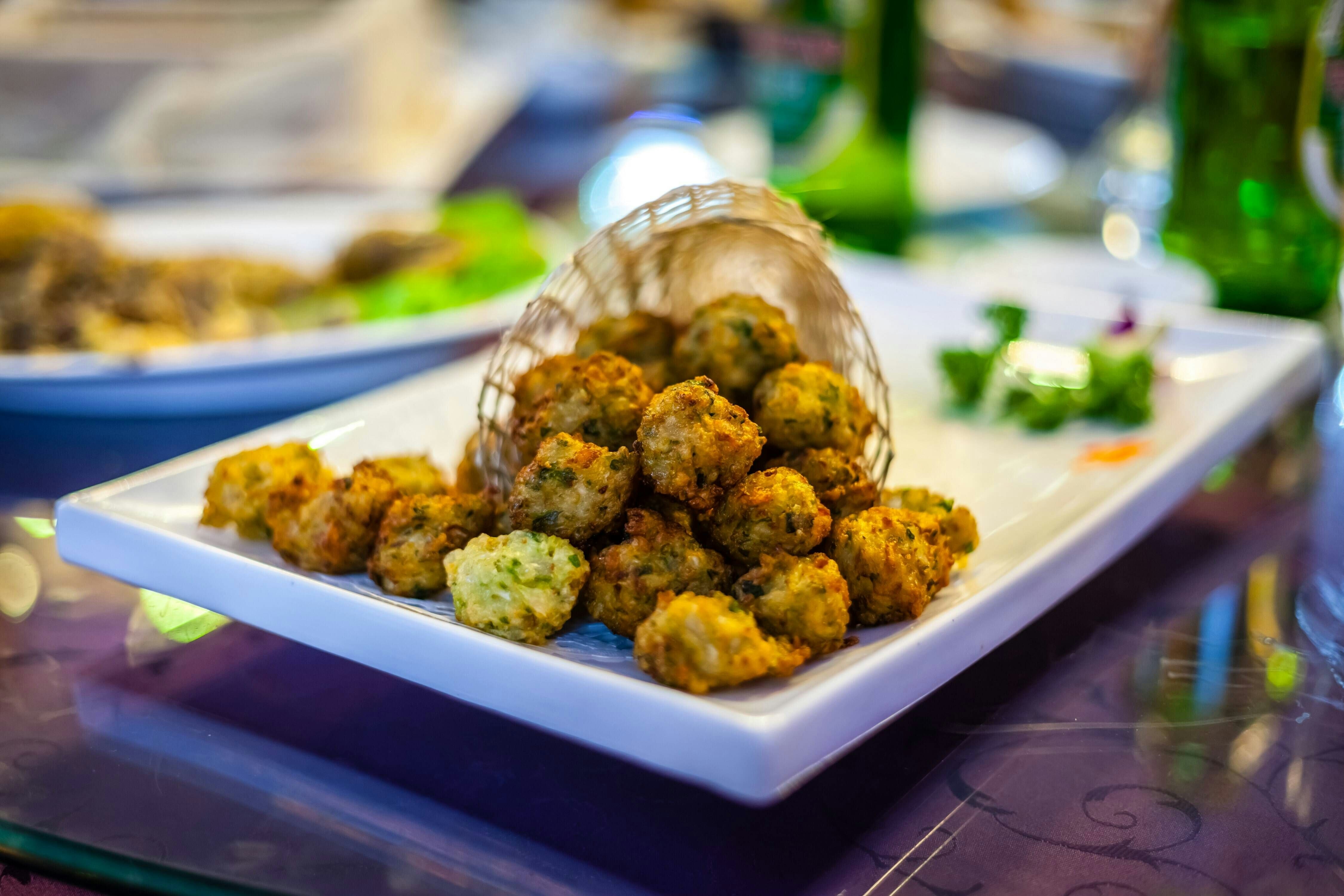 Leckere Blumenkohl-Bällchen aus dem Ofen: So schmeckt das gesunde ...