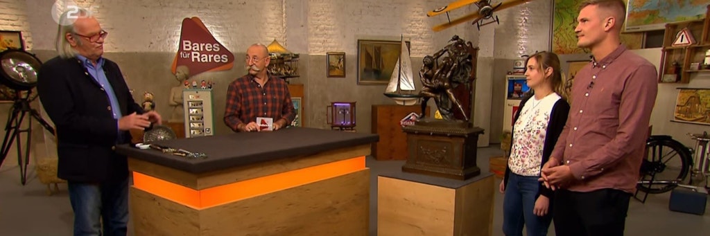 Bei „Bares für Rares“ soll eine Skulptur mit dem Titel „Die Messerstecher“ verkauft werden.