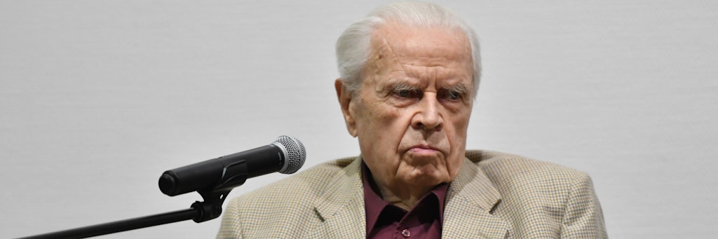 Werner Großmann, Vize-Stasi-Minister in der DDR, ist im Alter von 92 Jahren gestorben. Das Archivfoto zeigt ihn bei der Vorstellung seines Buches "Der Überzeugungstäter" im Jahr 2017.