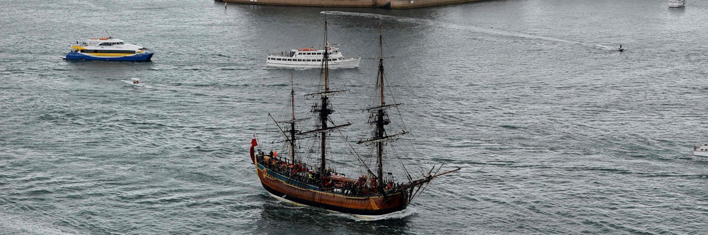Nachbau der „Endeavour“ im Hafen von Sydney. (Archivbild)