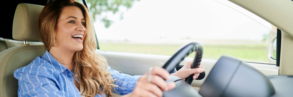Gleich mit Vollgas loszudüsen, ist keine gute Idee, besser den Motor mit niedrigerer Umdrehung in die Gänge bringen.