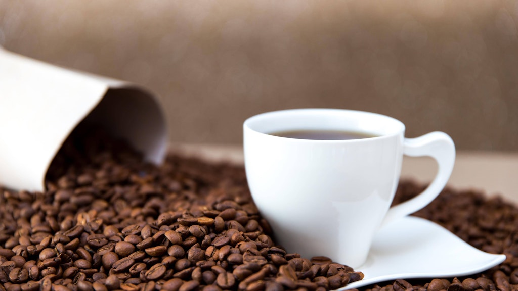 Manche Medikamente können die aufputschende Wirkung des Koffeins im Kaffee verstärken.