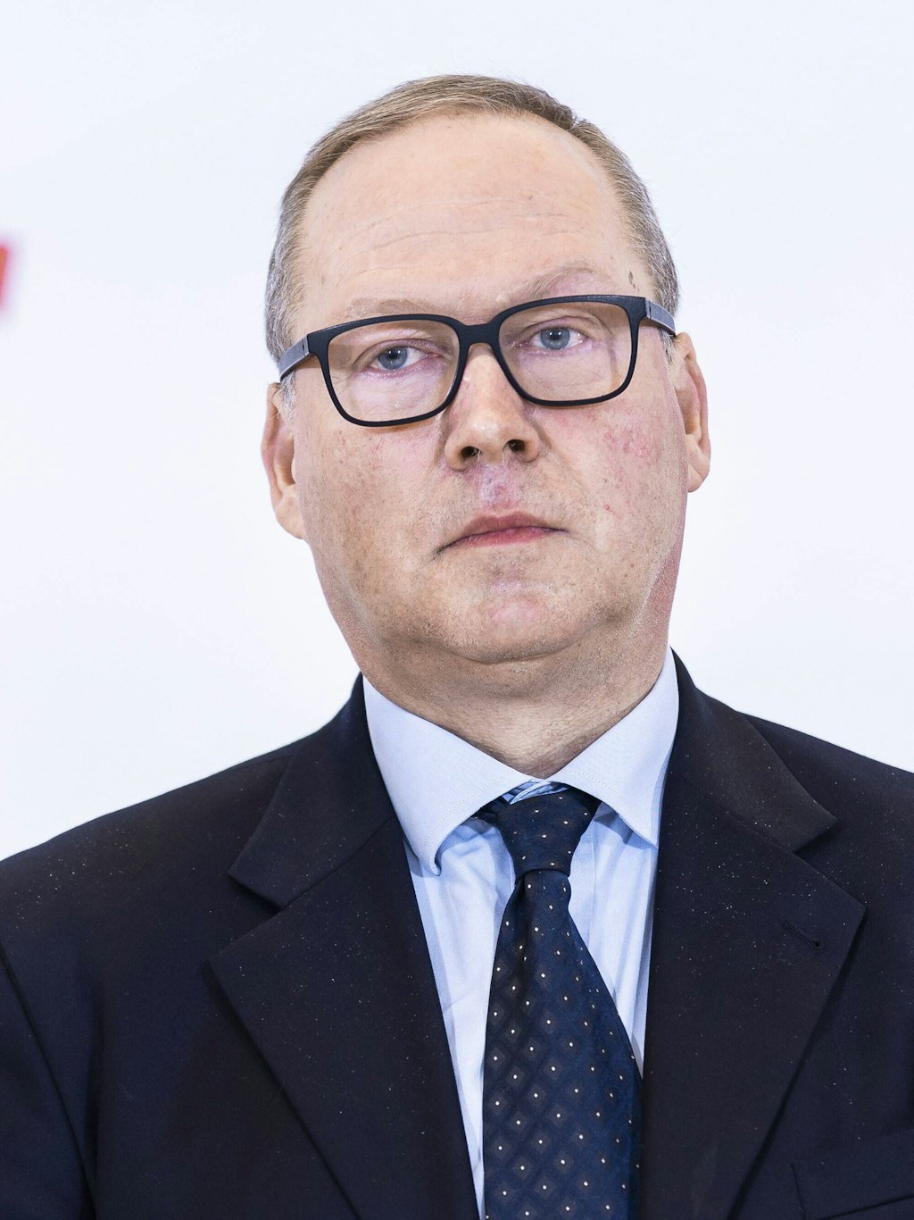 Max Otte schrieb auch Bücher, seit vielen Jahren sagt er darin „Crashs“ voraus.