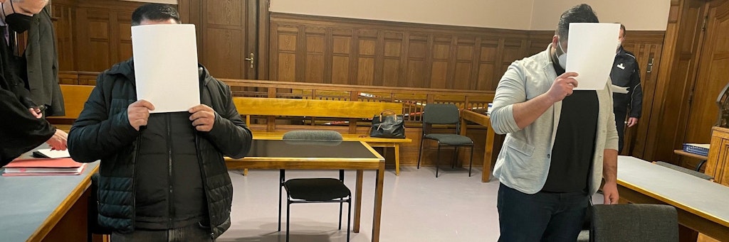Die Angeklagten Özkan G. (30, r.) und Mehmet I. (40) am Dienstag in Berlin