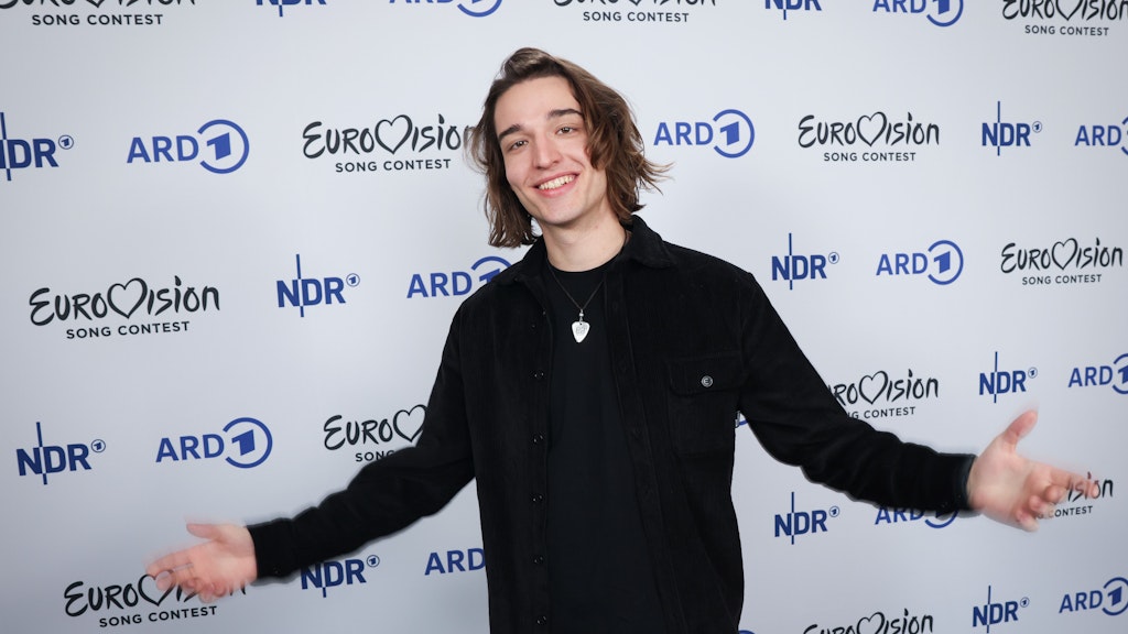 Der Sänger mit dem komischen Namen: Eros Atomus