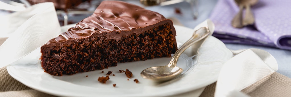 Wenn man ein paar Zutaten clever austauscht, geht Schokokuchen trotz Diät. In der Low-Carb-Variante.