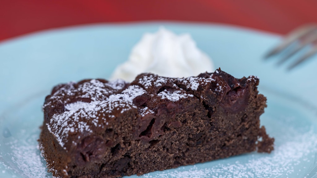 Schokokuchen muss nicht immer auf die Hüfte schlagen, mit der Low-Carb-Variante geht er auch während einer Diät.