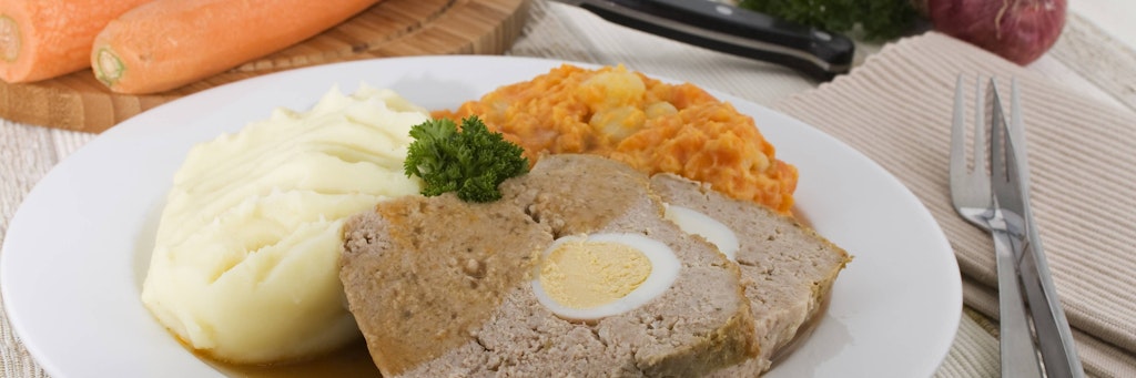 Kennen Sie noch das DDR-Rezept für falschen Hasen? Wir verraten, wie Sie den leckeren Hackbraten auf die Teller zaubern.