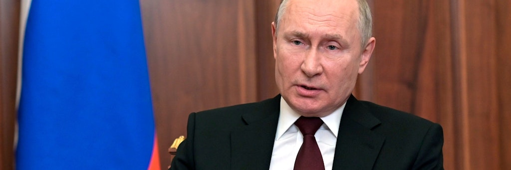 Russlands Präsident Wladimir Putin schockiert die Welt: Er erkennt nicht nur Teile der Ostukraine als unabhängige Staaten an. Er warnt auch die Nato davor, sich auszudehnen.