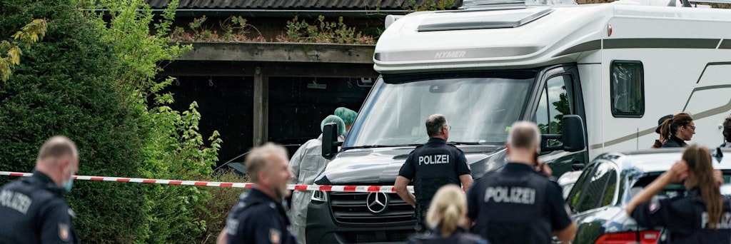 In dem Haus in Dänischenhagen bei Kiel wurden zwei Tote gefunden.