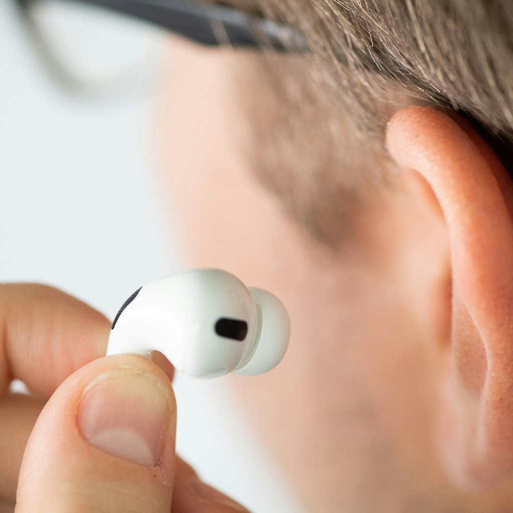 Die 200 Euro teuren Apple Airpods Pro (3. Generation) teilen sich den dritten Platz mit zwei anderen Modellen.