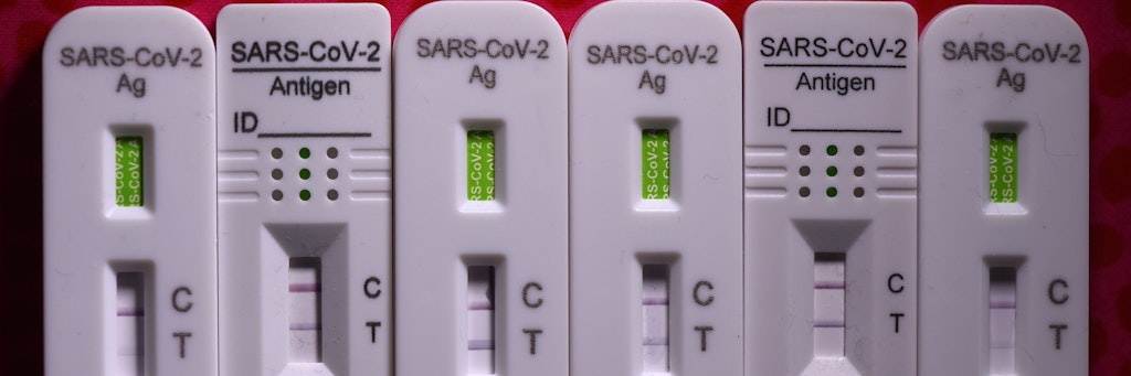 Corona Antigen-Schnelltests mit positivem Befund.