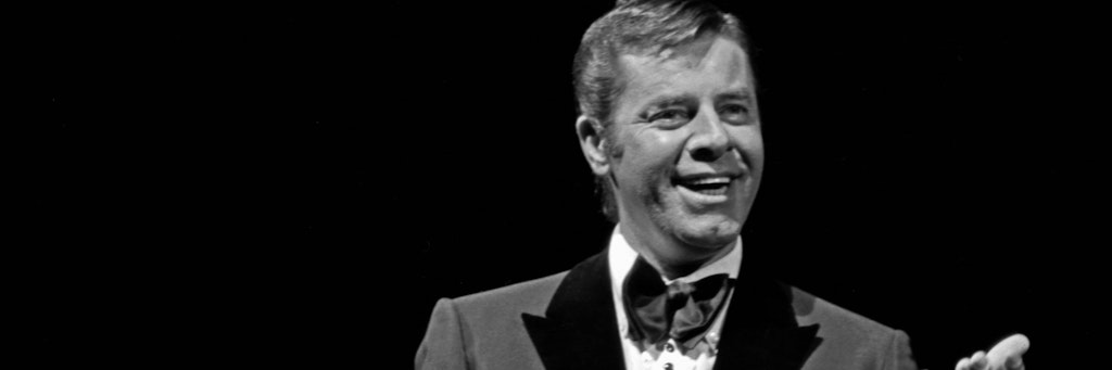 Jerry Lewis kann sich zu den Vorwürfen nicht mehr äußern. Er starb 2017.
