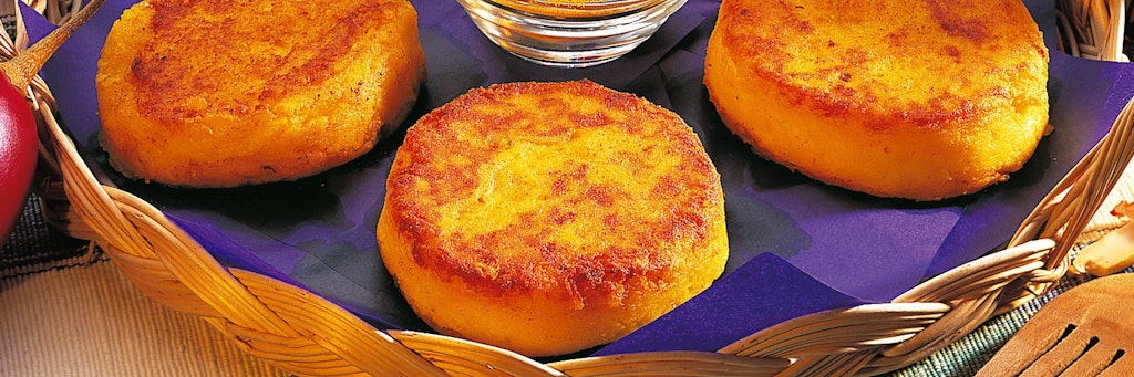 Knusprige Kartoffel-Käse-Kroketten kann man ganz einfach selber machen.