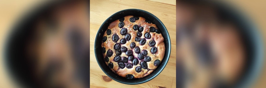 Dieser leckere Traubenkuchen nach italienischem Rezept schmeckt himmlisch.