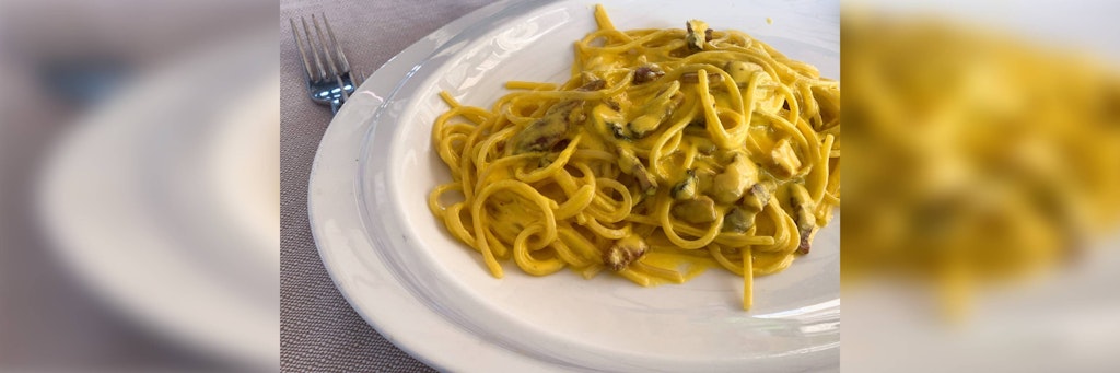 Dieses Rezept für vegane Spaghetti Carbonara kommt näher ans Original als viele Varianten in deutschen Restaurants.