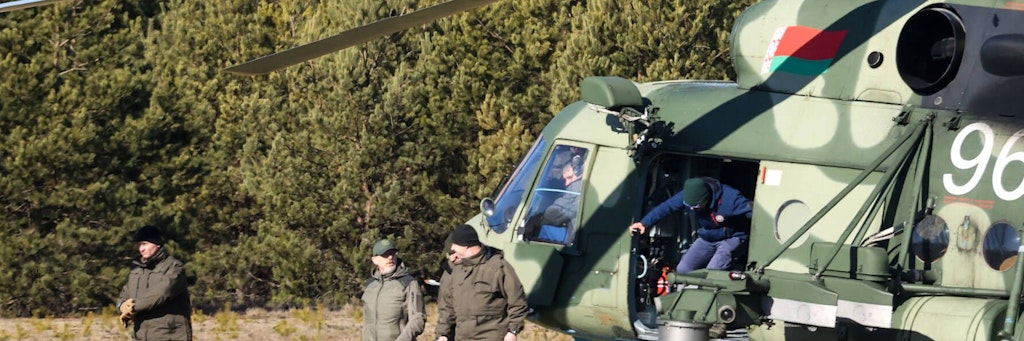 Die ukrainische Delegation kam in einem belarussischen Militärhubschrauber aus Kiew zum Verhandlungsort in der grenznahen belarussischen Region Gomel.