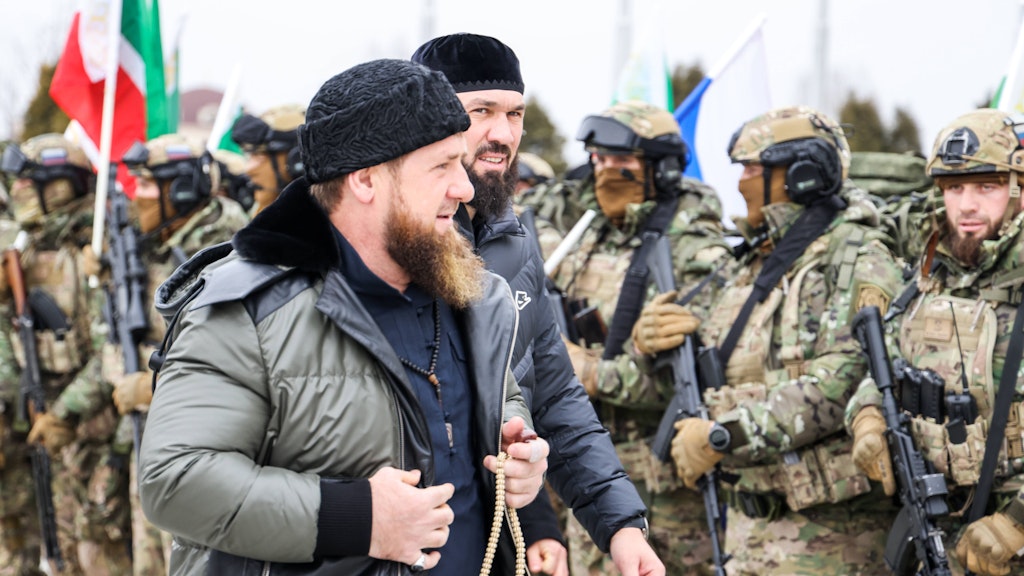Tschetscheniens Machthaber und Putin-Freund Ramsan Kadyrow hat Kämpfer in die Ukraine geschickt.
