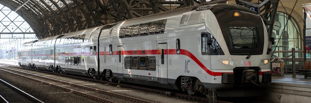 Die Die Deutsche Bahn verlängert ihre Intercity-Verbindung zwischen Warnemünde und Dresden bis nach Chemnitz.