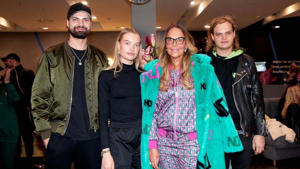 Natascha Ochsenknecht mit ihren drei Kindern Jimi Blue, Cheyenne und Wilson Gonzales (v.l.)
