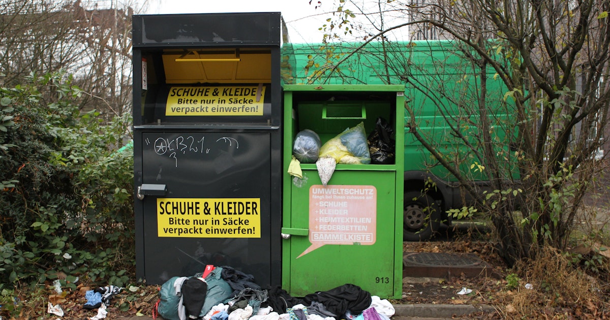 Alte Klamotten einfach in den Container? Mit DIESEN Tipps spenden Sie ...