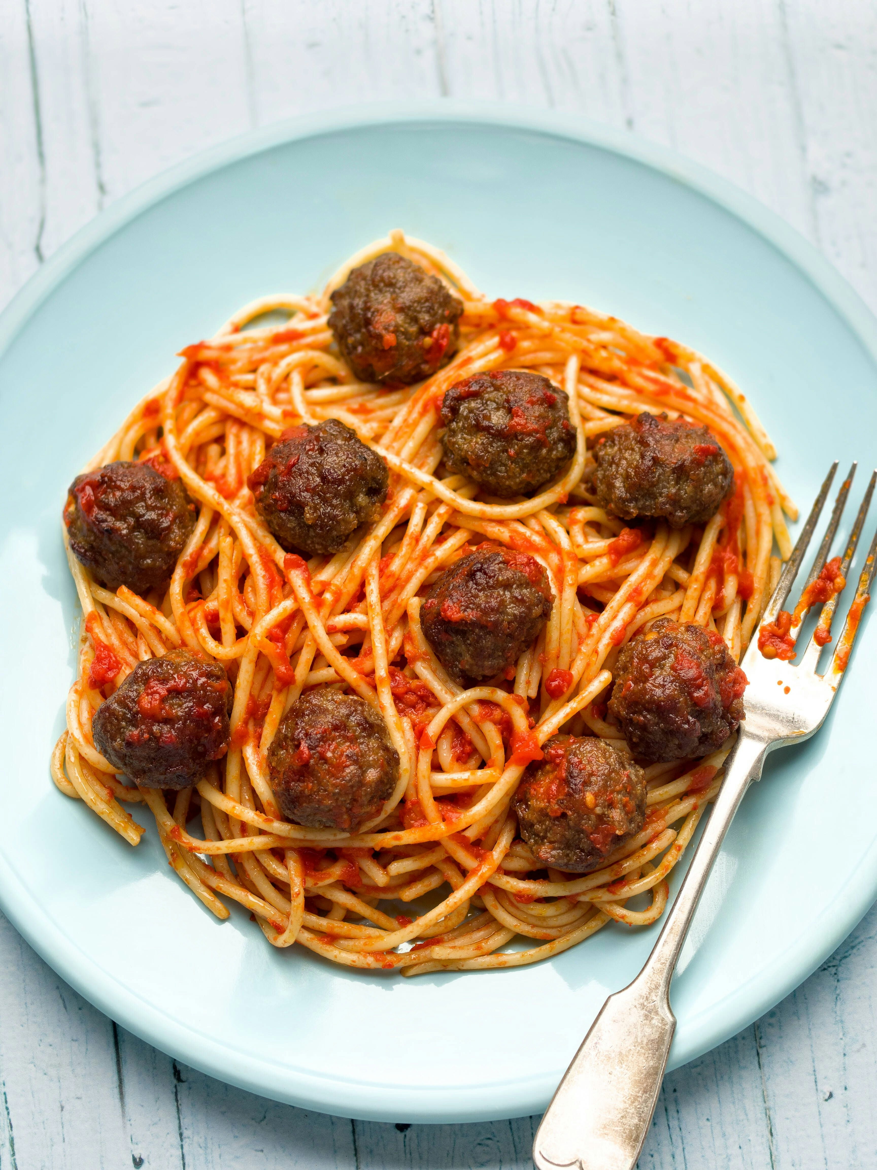 Blitz-Pasta für die ganze Familie: Spaghetti mit Fleischbällchen wie ...