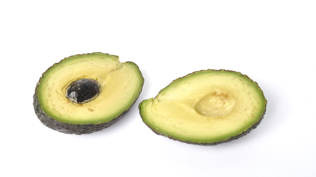 Die Hauptzutat dieses Gerichts ist eine Avocado.