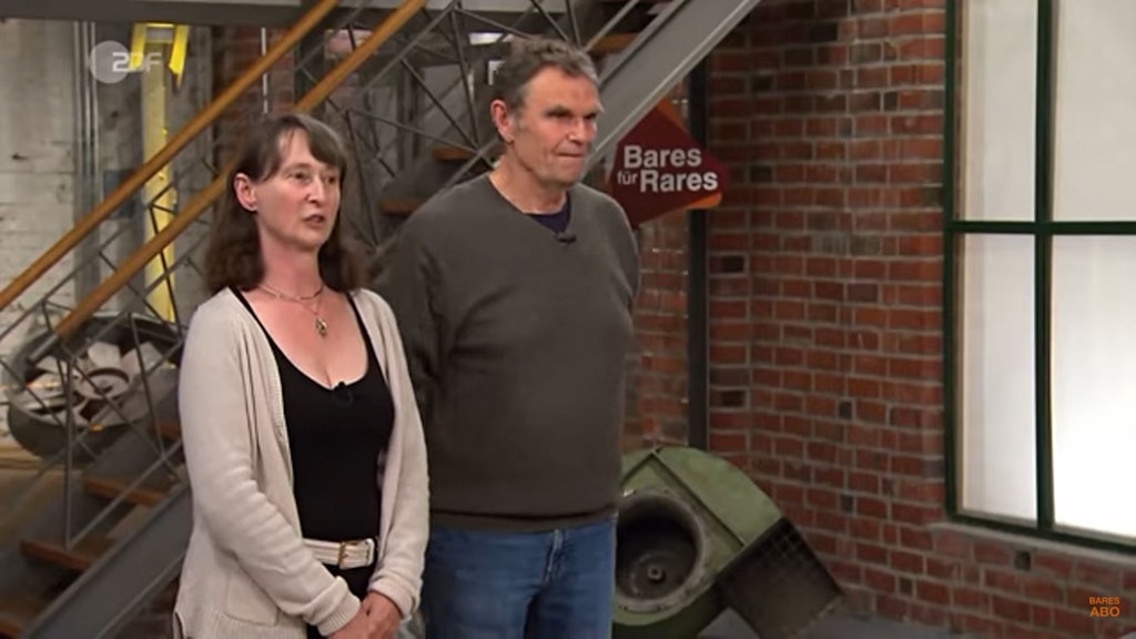 Die Kandidaten Esther und Werner im Händlerraum bei Bares für Rares.