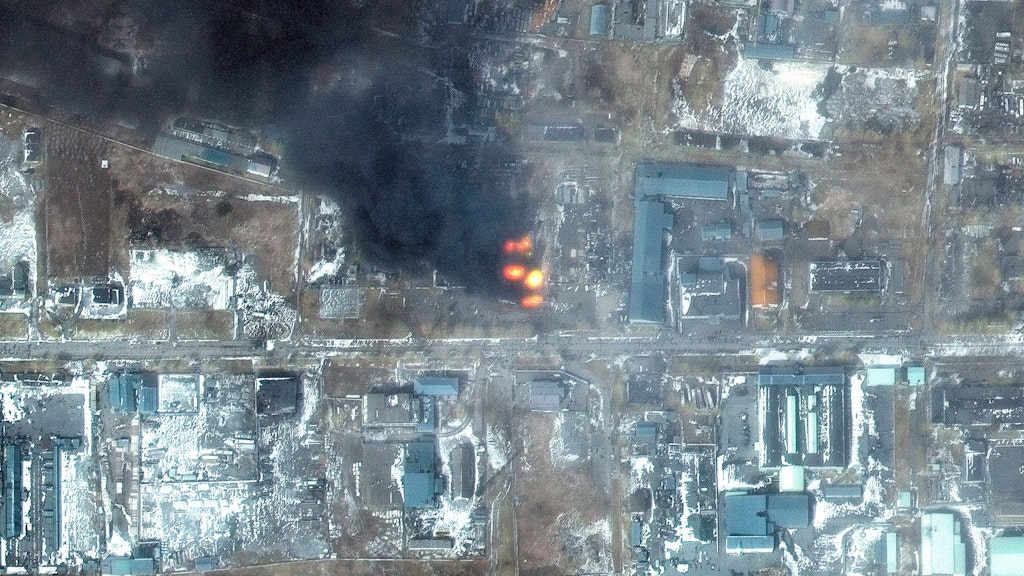 Das Satellitenbild zeigt die Zerstörung in einem Teil von Mariupol.