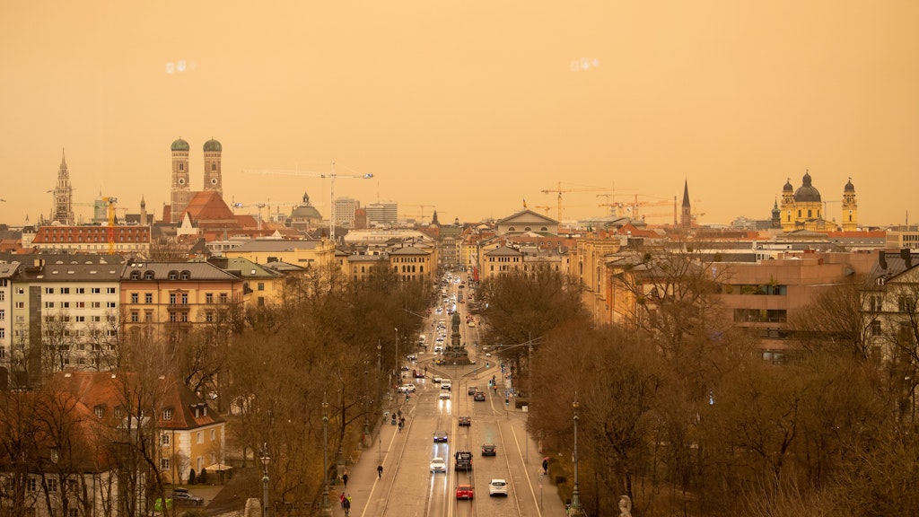 Sahara-Staub und Blutregen sind über Deutschland gezogen. Hier ist München orange eingefärbt.