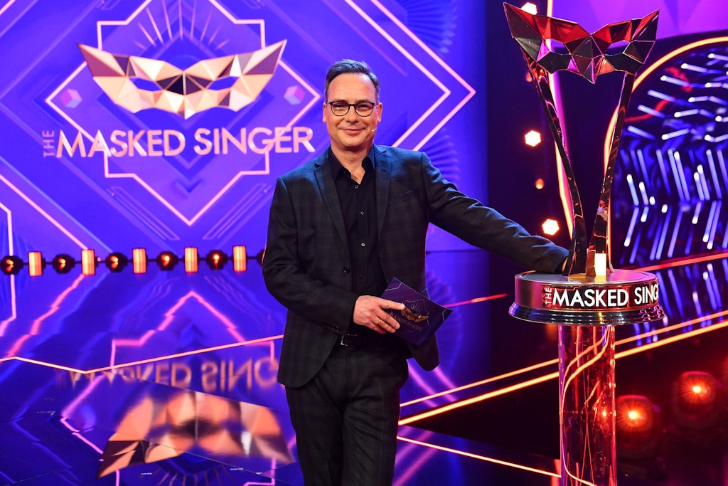 Matthias Opdenhövel fällt für die erste Folge der sechsten „The Masked Singer“-Staffel aus.