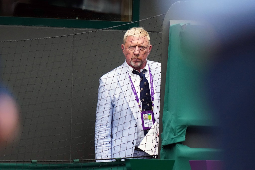 Boris Becker ist eine von Deutschlands größten Sportikonen. Mit Siegen in Wimbledon und bei anderen großen Tennisturnieren hat er es zu Weltruhm und Reichtum gebracht.