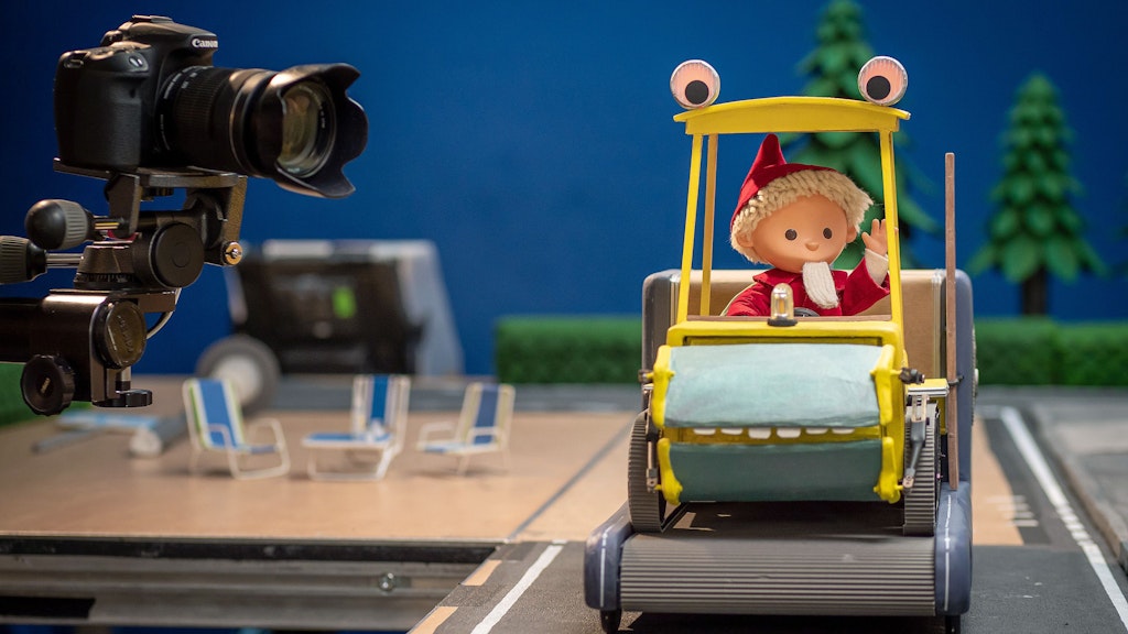 Auch auf diesen Recycling-Fahrzeug ist die beliebte Kinderfigur unterwegs.