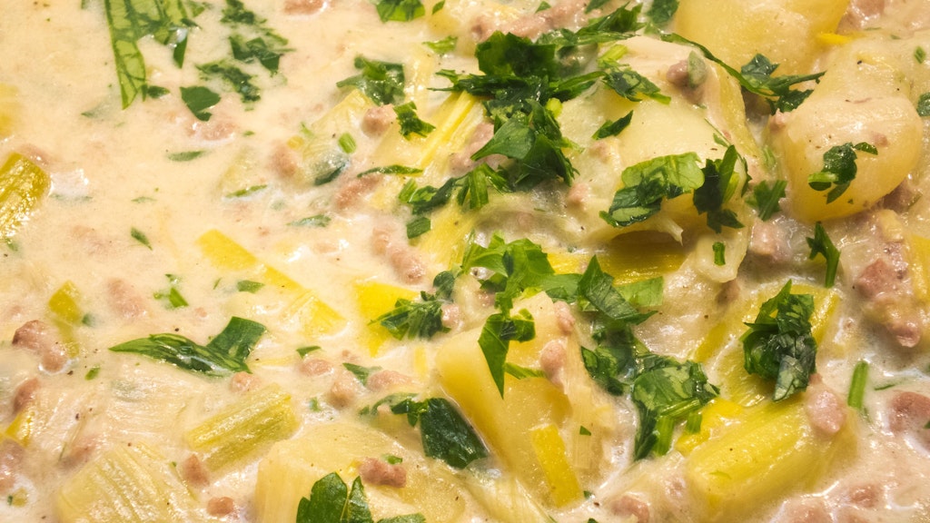Deftig-lecker: So schmeckt die Käse-Lauch-Suppe wie bei Oma.
