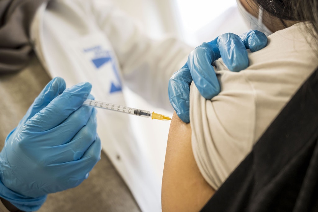 Kommt die Impfpflicht oder nicht? Die Krankenkassen sehen Probleme bei der Umsetzung.