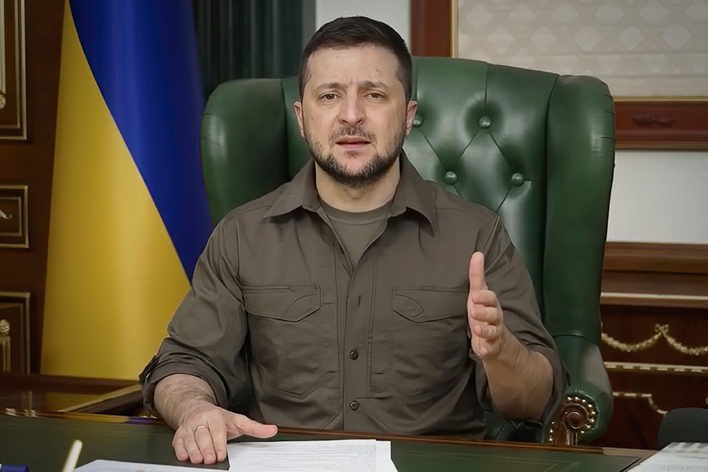 Präsident Wolodymyr Selenskyj will mögliche Absprachen mit Moskau vom ukrainischen Volk legitimieren lassen.