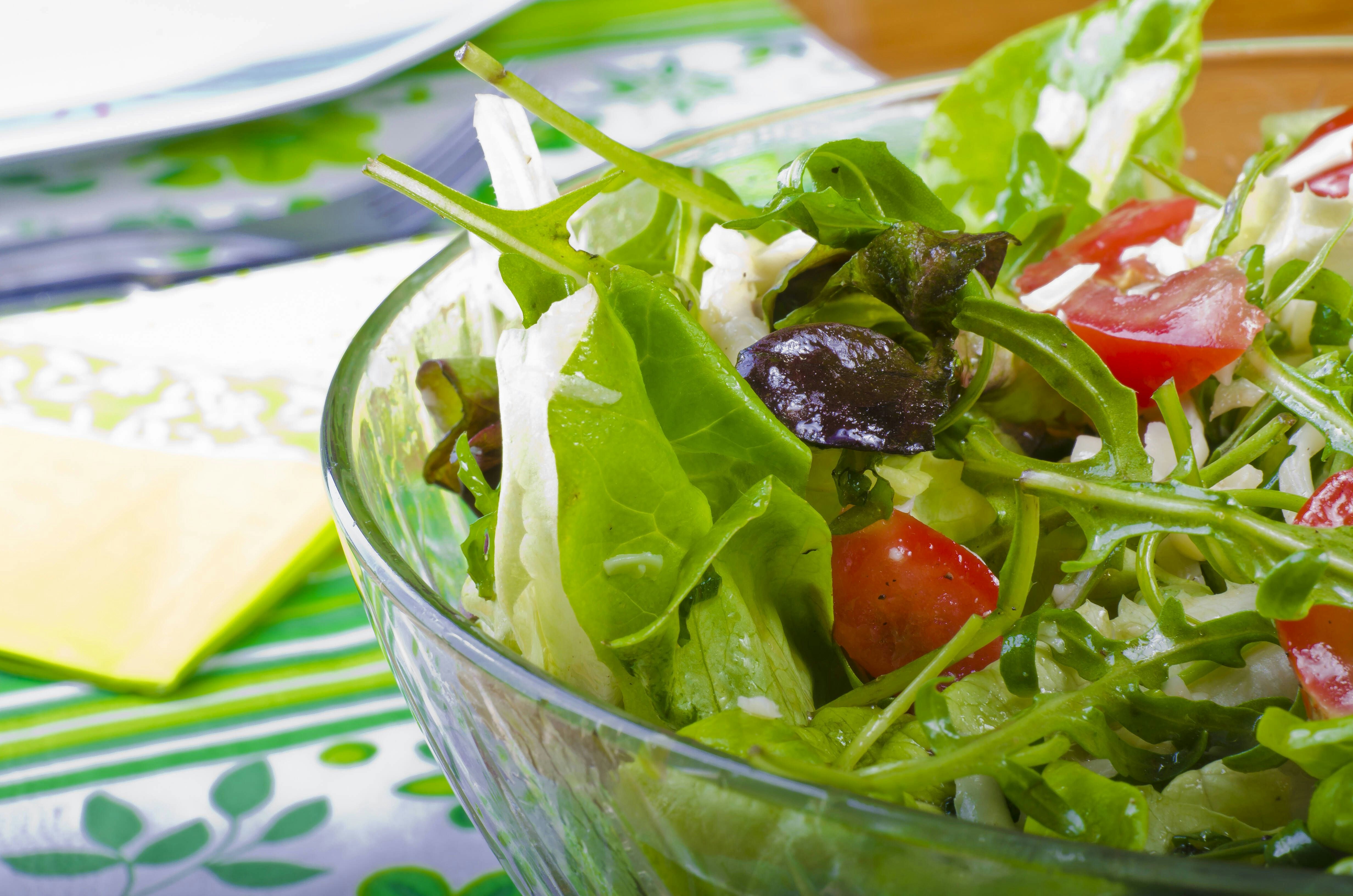 Fettverbrenner-Salat mit Rucola und Honig-Senf-Dressing: Das ist das ...